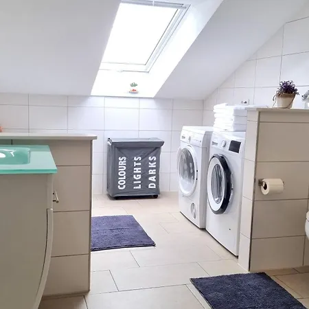Cec-spezial, 2 Nebeneinander, Bis 12 Personen, Klimaanlage, Parkplaetze Cremlingen